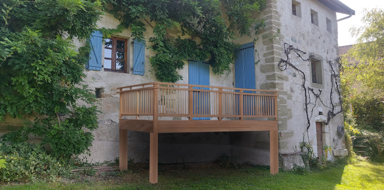 Création d'une terrasse bois sur maison en pierre — Haute-Savoie — Les travaux (2)