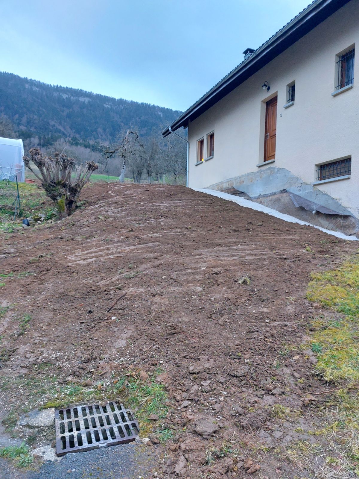 Création d'un escalier extérieur et reprise de terrassement — Massif des Bauges — visuel 7