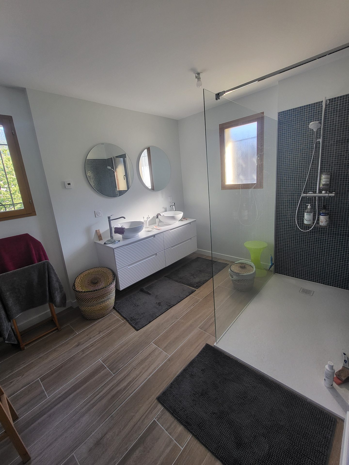 Rénovation intérieure complète : cuisine, salle de bain, sols & peintures — Massif des Bauges