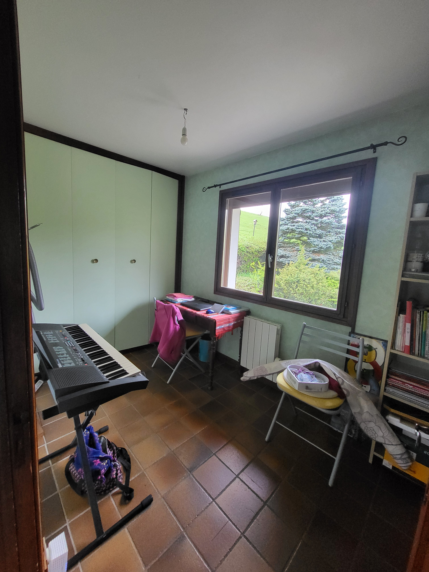 Rénovation intérieure d'une maison à Curienne (Savoie) — Salle de bain — Création dans l'ancien bureau (avant / pendant / après) (1)